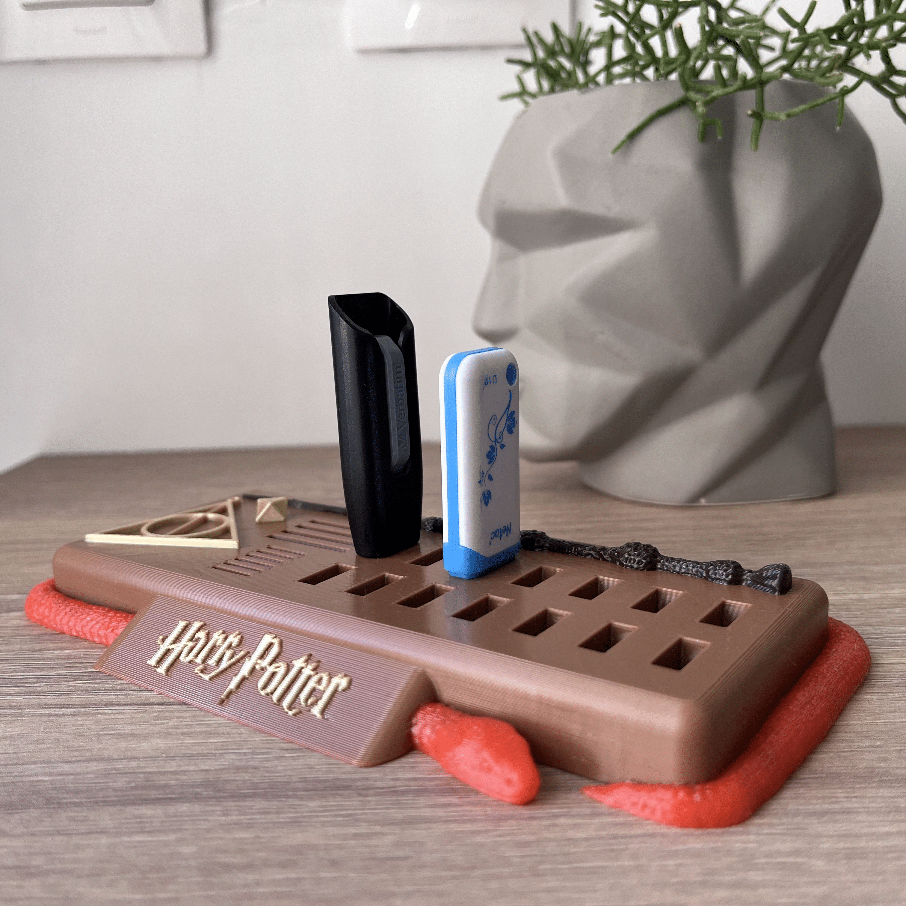 Органайзер за флаш памет и sd карти