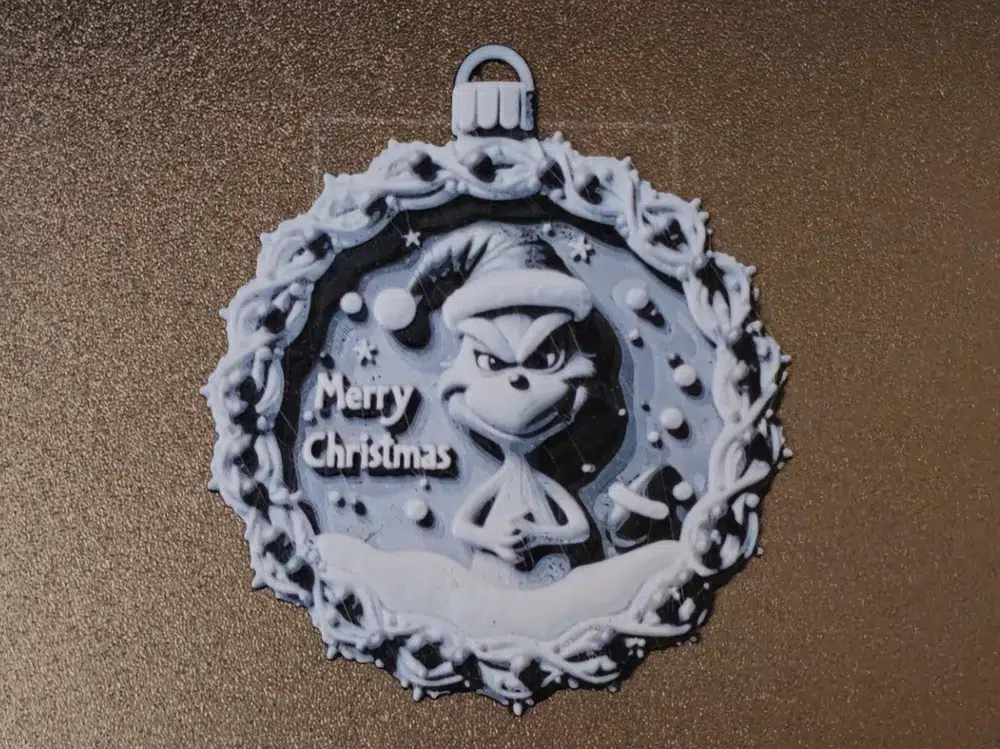 Коледна играчка, Празничен злодей, забавна декорация